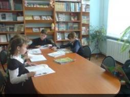 Школьная библиотека
Книжный фонд 4889 книг: учебный фонд – 3431 шт., художественная литература – 1458 шт.
Обеспечен доступ детей-инвалидов и обучающихся с ОВЗ к информационным образовательным ресурсам.